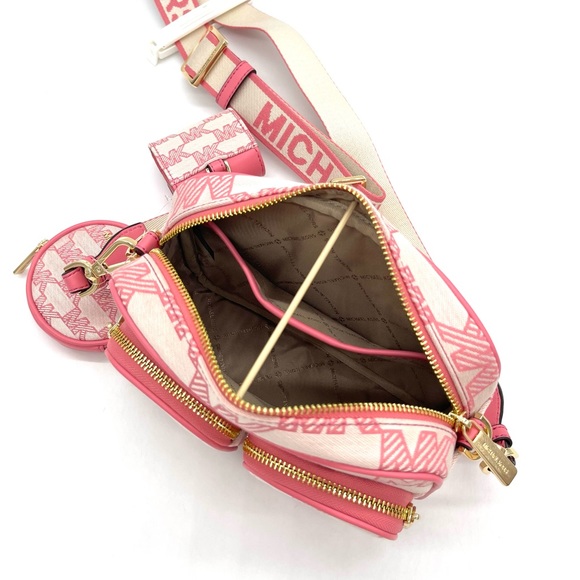 Michael Kors Jet Set Medium Crossbody Bag with Tech Attached - Picture 8 of 15